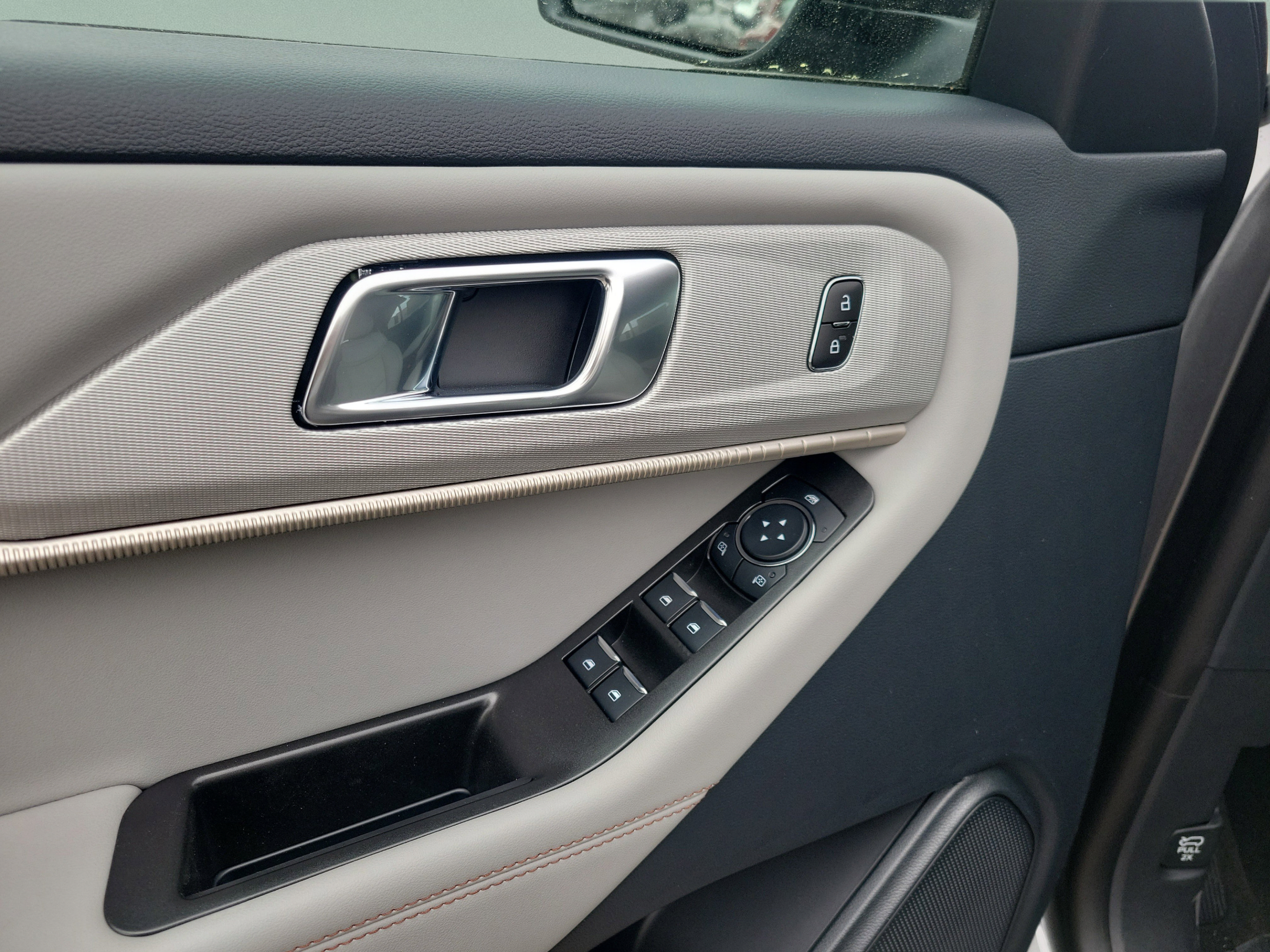 New 2026 Ford Explorer Active w/ Active Comfort Package RWD image 6