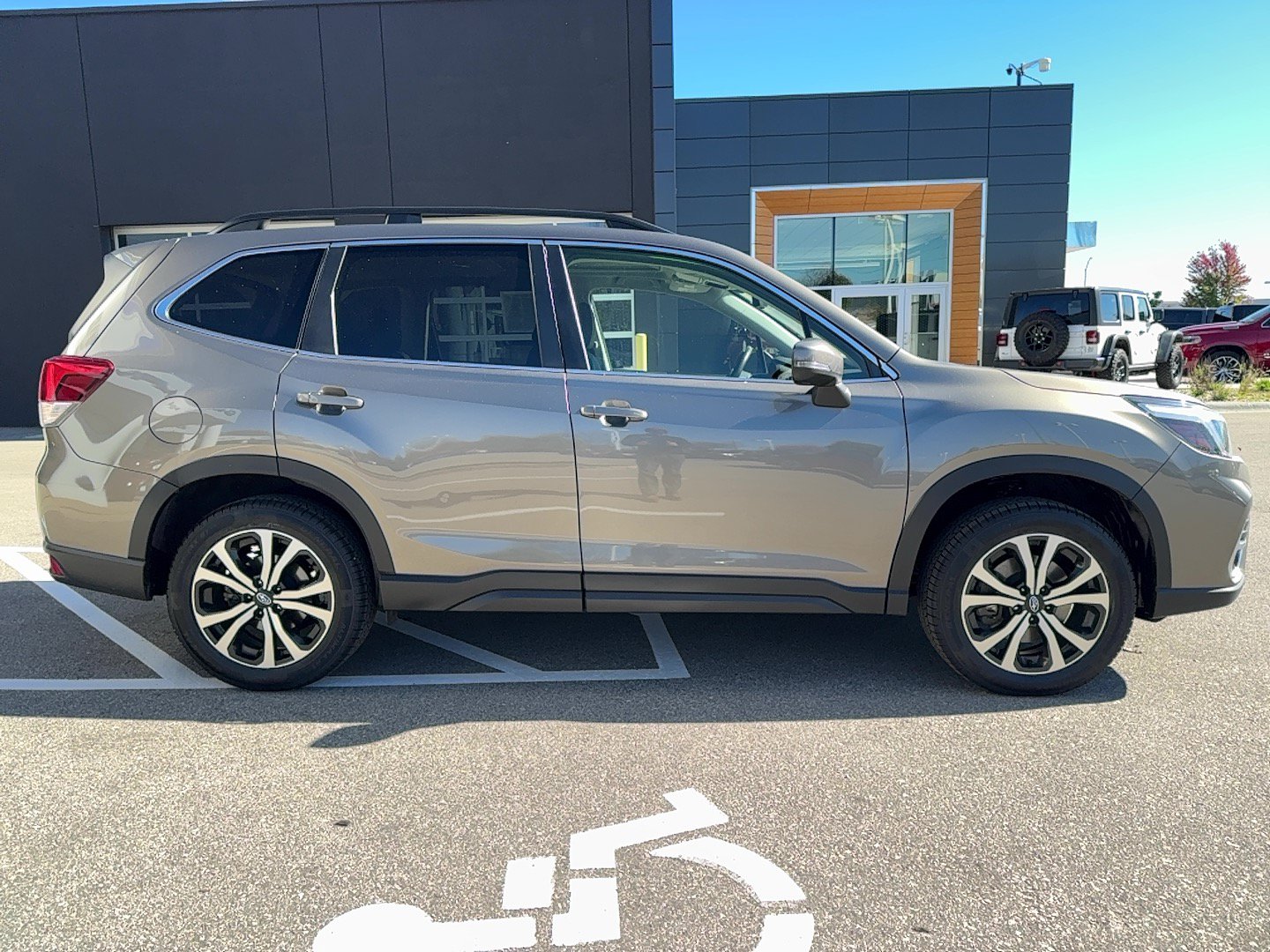 Used 2019 Subaru Forester Limited w/ Popular Package #3 AWD/4WD image 8