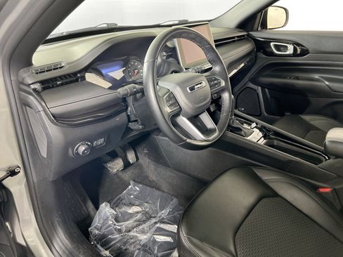 Used 2022 Jeep Compass Altitude w/ Sun and Sound Group AWD/4WD image 9