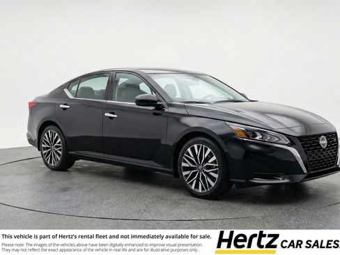 Used 2025 Nissan Altima 2.5 SV image 1