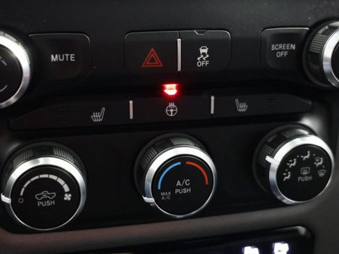 Used 2020 RAM 3500 Big Horn w/ Level 1 Equipment Group image 9