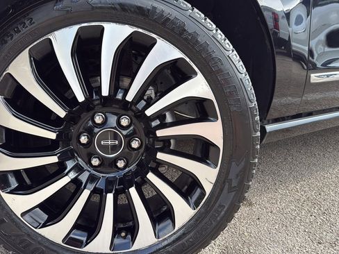 Used 2022 Lincoln Navigator L Reserve image 30