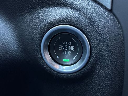 Certified 2025 Chevrolet Silverado 1500 Custom image 24