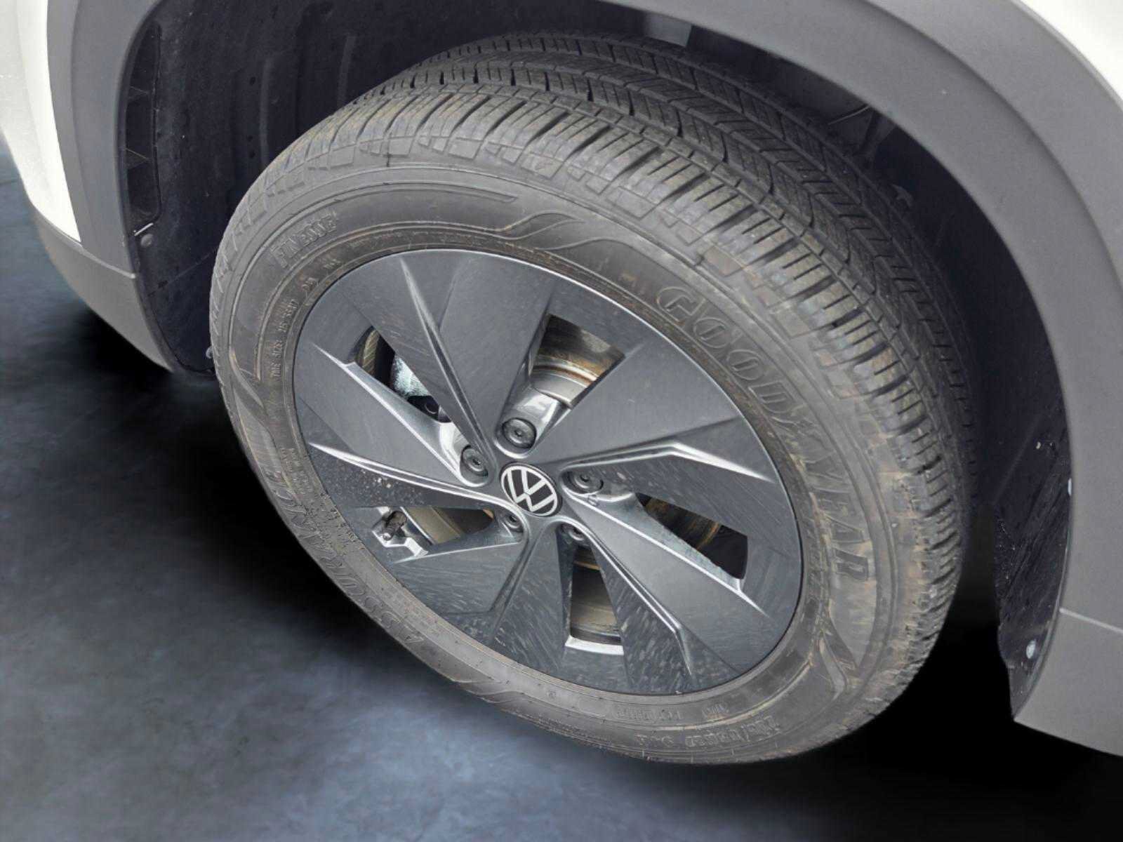 Used 2026 Volkswagen Taos S FWD image 9