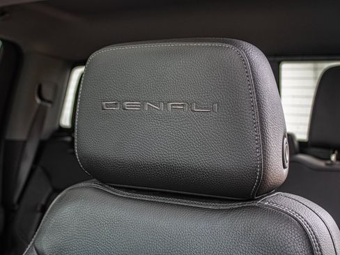 Used 2020 GMC Sierra 2500 Denali w/ Denali Ultimate Package image 23