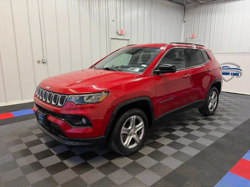 Used 2023 Jeep Compass Latitude w/ Convenience Group AWD/4WD image 8