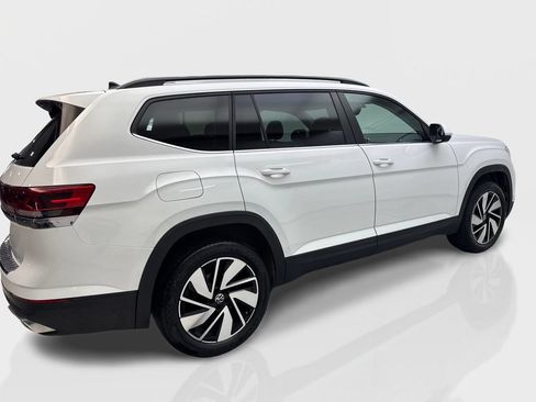 Used 2024 Volkswagen Atlas SE w/ Panoramic Sunroof Package FWD image 13