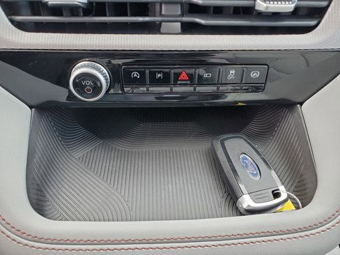 New 2025 Ford Explorer Active w/ Active Comfort Package image 31