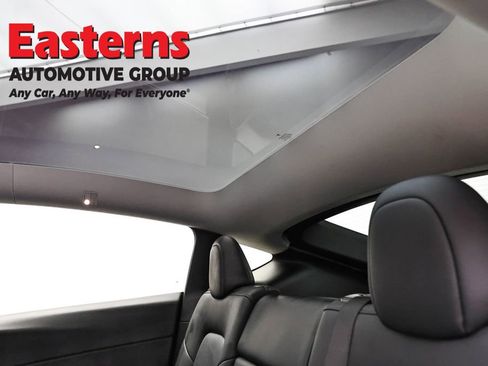 Used 2021 Tesla Model Y Long Range image 32