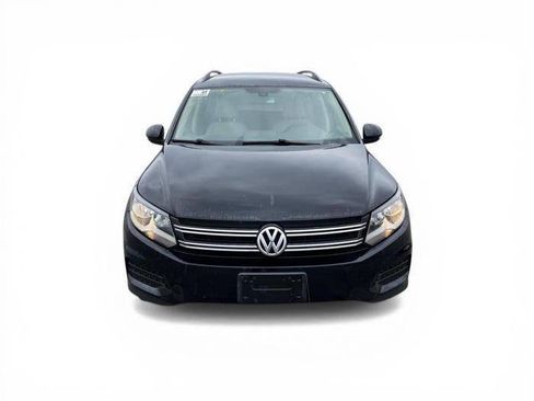 Used 2016 Volkswagen Tiguan S image 9