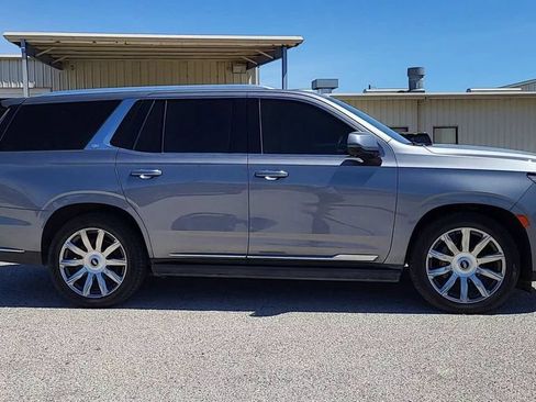 Used 2021 Cadillac Escalade Premium Luxury Platinum RWD image 9