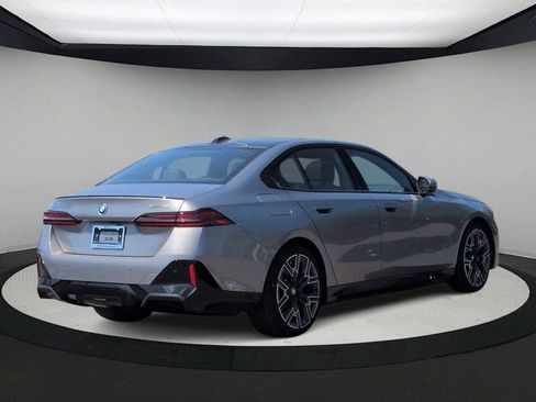 New 2026 BMW i5 eDrive40 w/ M Sport Package image 8