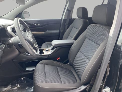 Used 2023 GMC Acadia SLE w/ Driver Convenience Package image 9