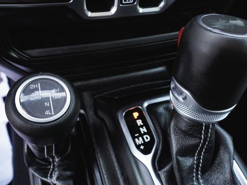 Used 2023 Jeep Wrangler Unlimited Sahara w/ Cold Weather Group image 30