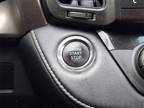 Used 2018 Toyota RAV4 XLE image 23