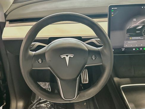 Used 2023 Tesla Model Y Performance AWD/4WD image 17