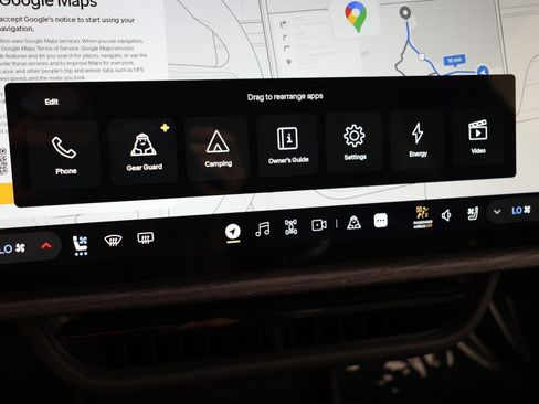 Used 2025 Rivian R1S Adventure AWD/4WD image 30