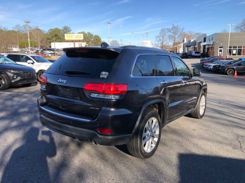 Used 2017 Jeep Grand Cherokee Limited image 3