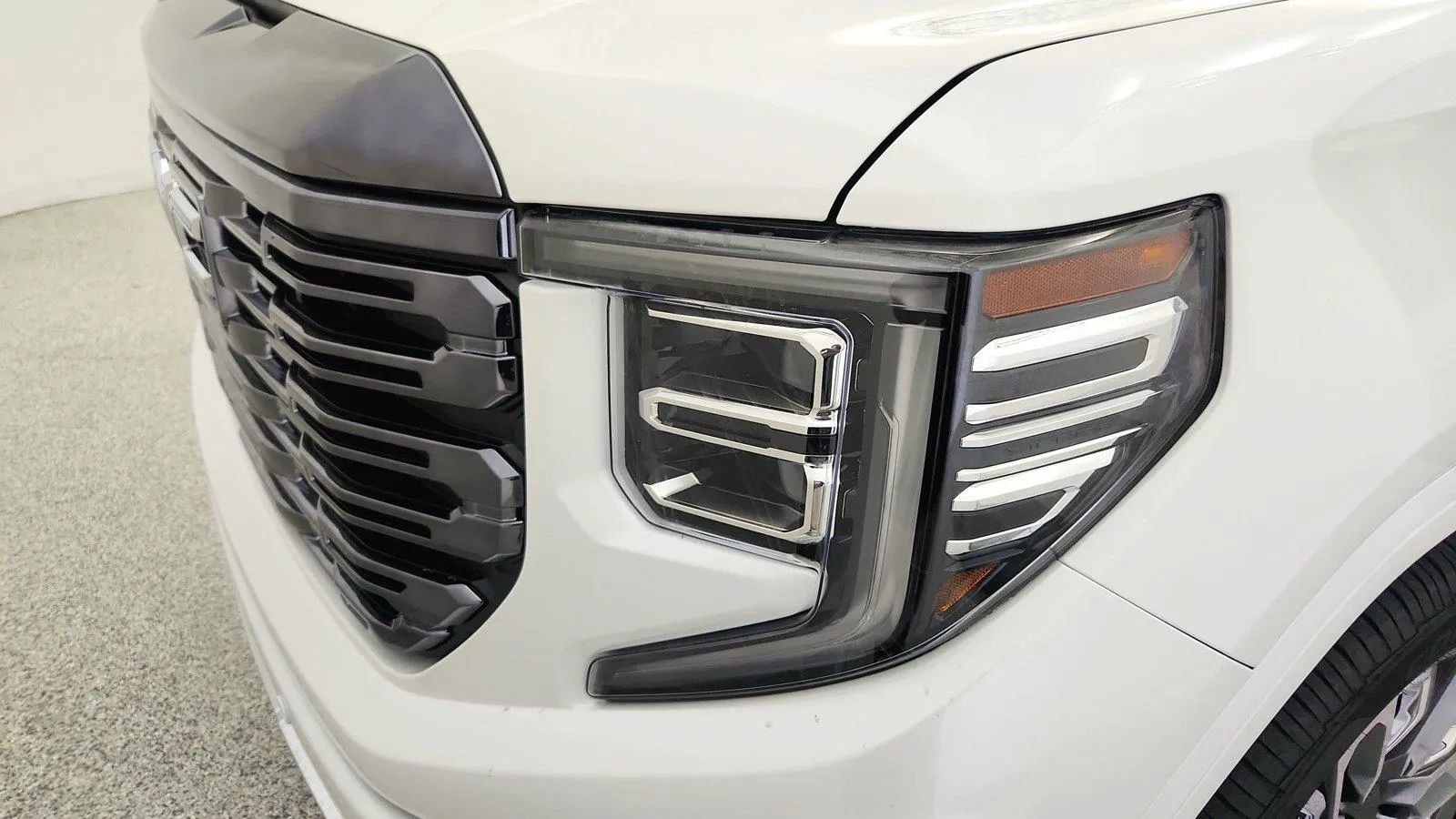 Used 2023 GMC Sierra 1500 Denali Ultimate AWD/4WD image 40