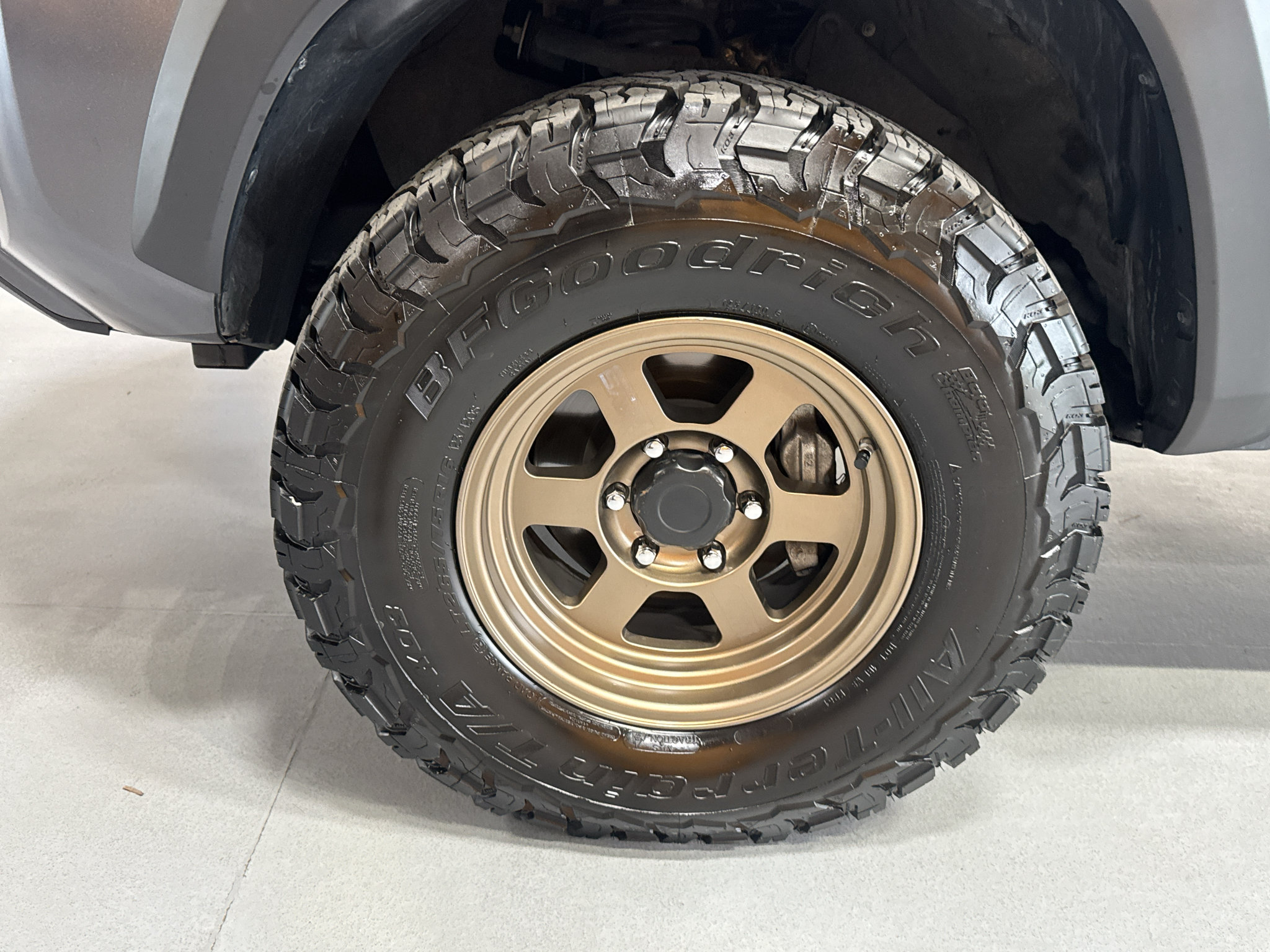 Used 2023 Toyota Tacoma TRD Off-Road w/ Technology Package AWD/4WD image 9
