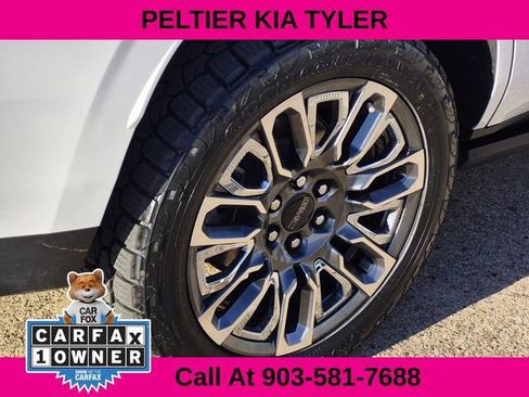 Used 2023 GMC Yukon Denali Ultimate image 8