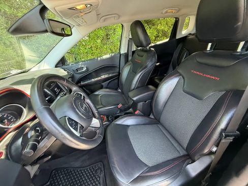 Used 2019 Jeep Compass Trailhawk w/ Cold Weather Group AWD/4WD image 2