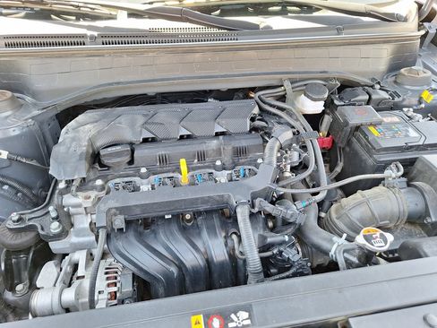 Certified 2024 Hyundai Venue SEL FWD image 25