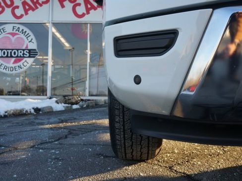 Used 2024 Nissan Titan SV w/ SV Convenience Package image 65