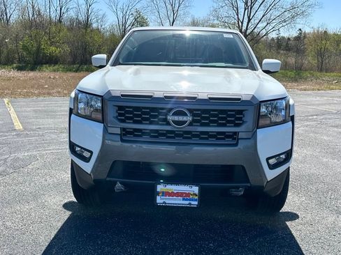New 2025 Nissan Frontier SV w/ SV Convenience Package image 8