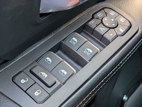 New 2026 RAM 2500 Laramie AWD/4WD image 27