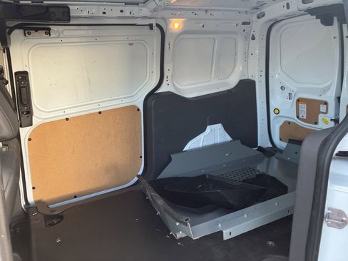 Used 2020 Ford Transit Connect XL image 25
