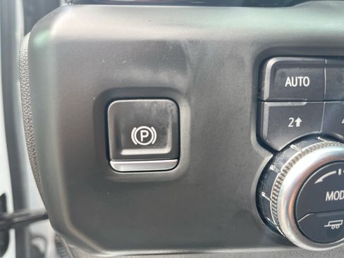 Used 2024 GMC Sierra 3500 Denali w/ Denali Reserve Package image 15