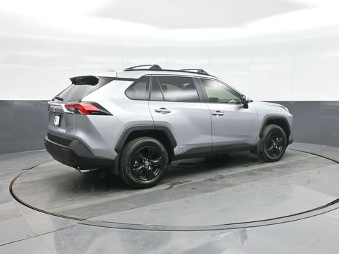 Used 2025 Toyota RAV4 XLE image 9
