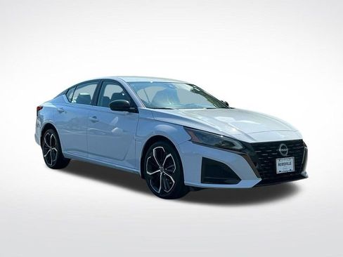 Used 2023 Nissan Altima 2.5 SR AWD/4WD image 8