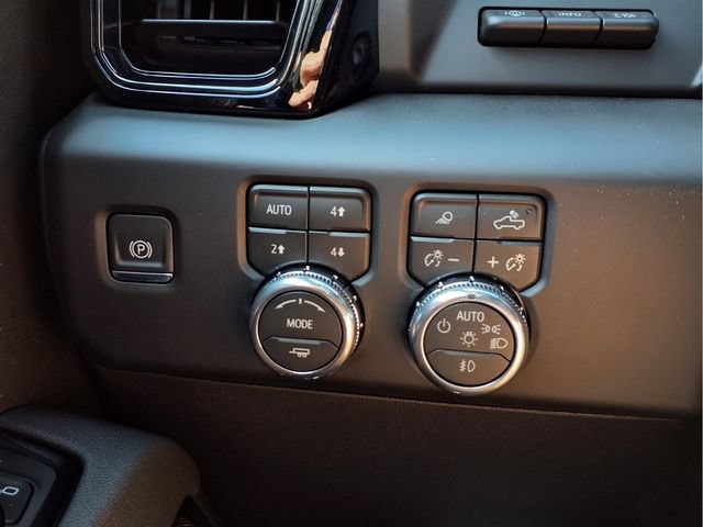 New 2026 GMC Sierra 1500 AT4 w/ Technology Package AWD/4WD image 12