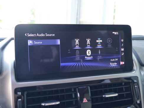 Used 2023 Lexus GX 460 Premium w/ Accessory Package AWD/4WD image 25