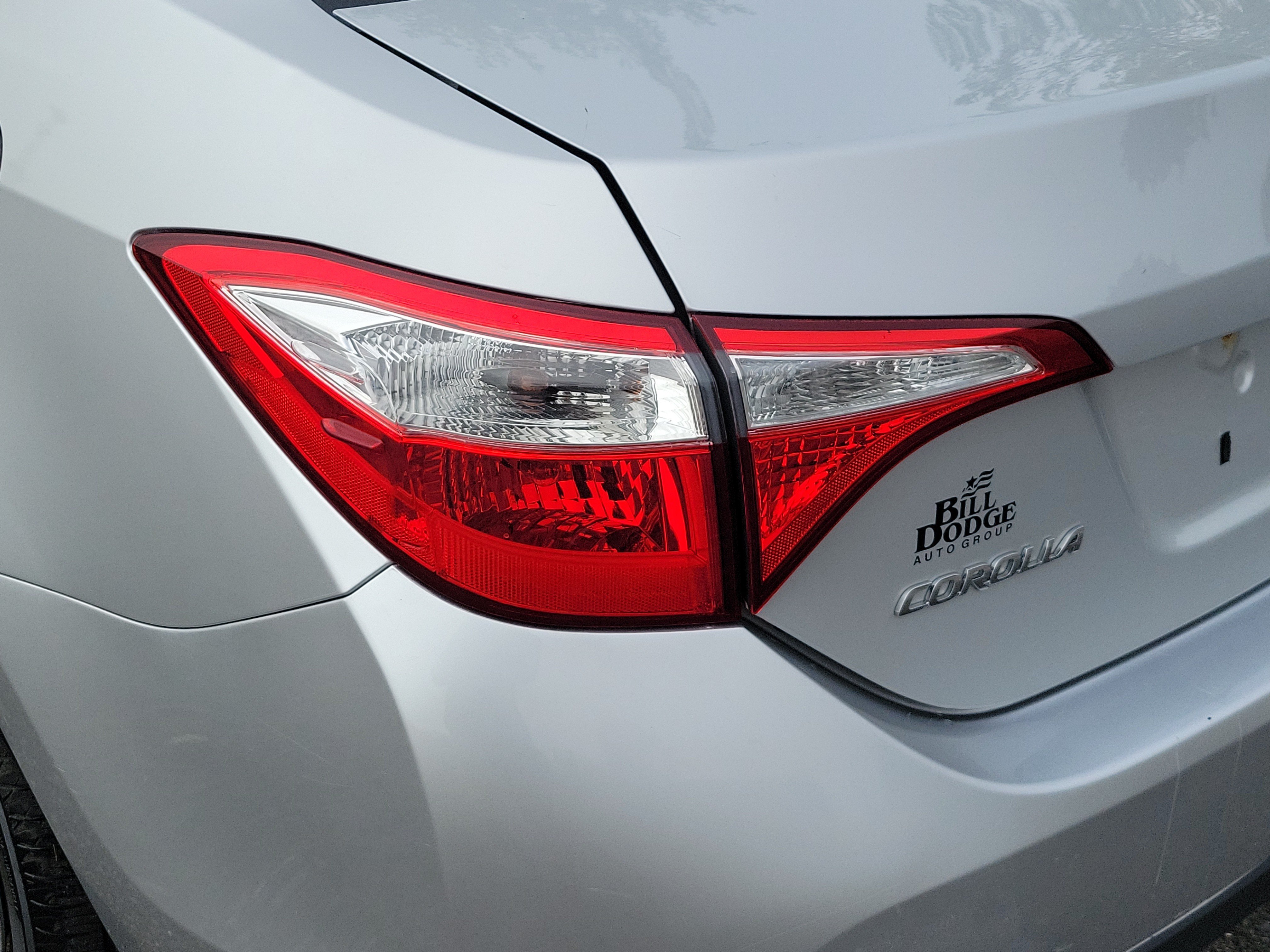 Used 2015 Toyota Corolla LE FWD image 11