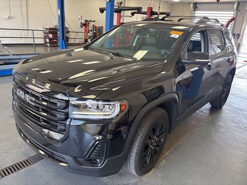 Used 2023 GMC Acadia SLT w/ Elevation Edition FWD image 4