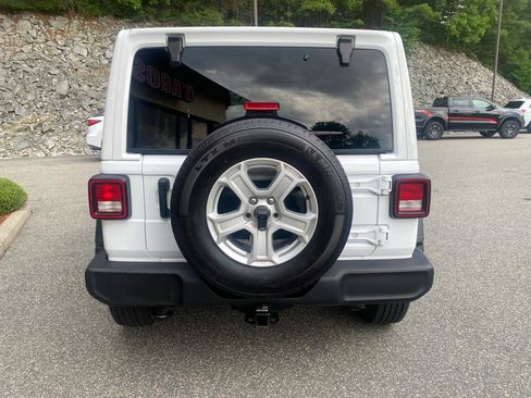 Used 2021 Jeep Wrangler Unlimited Sport w/ Sun And Sound Package AWD/4WD image 36