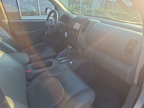 Used 2019 Nissan Frontier SL image 10