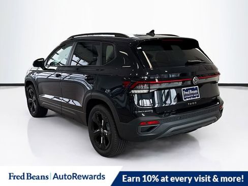 New 2026 Volkswagen Taos SE image 4