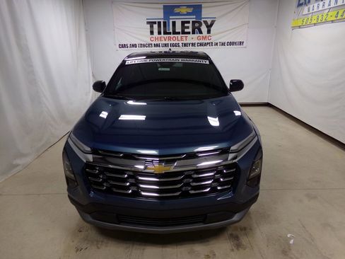 New 2026 Chevrolet Equinox LT w/ Convenience Package II image 2