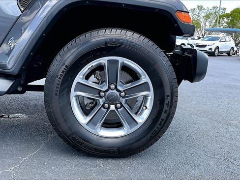 Used 2020 Jeep Wrangler Unlimited Sahara AWD/4WD image 9