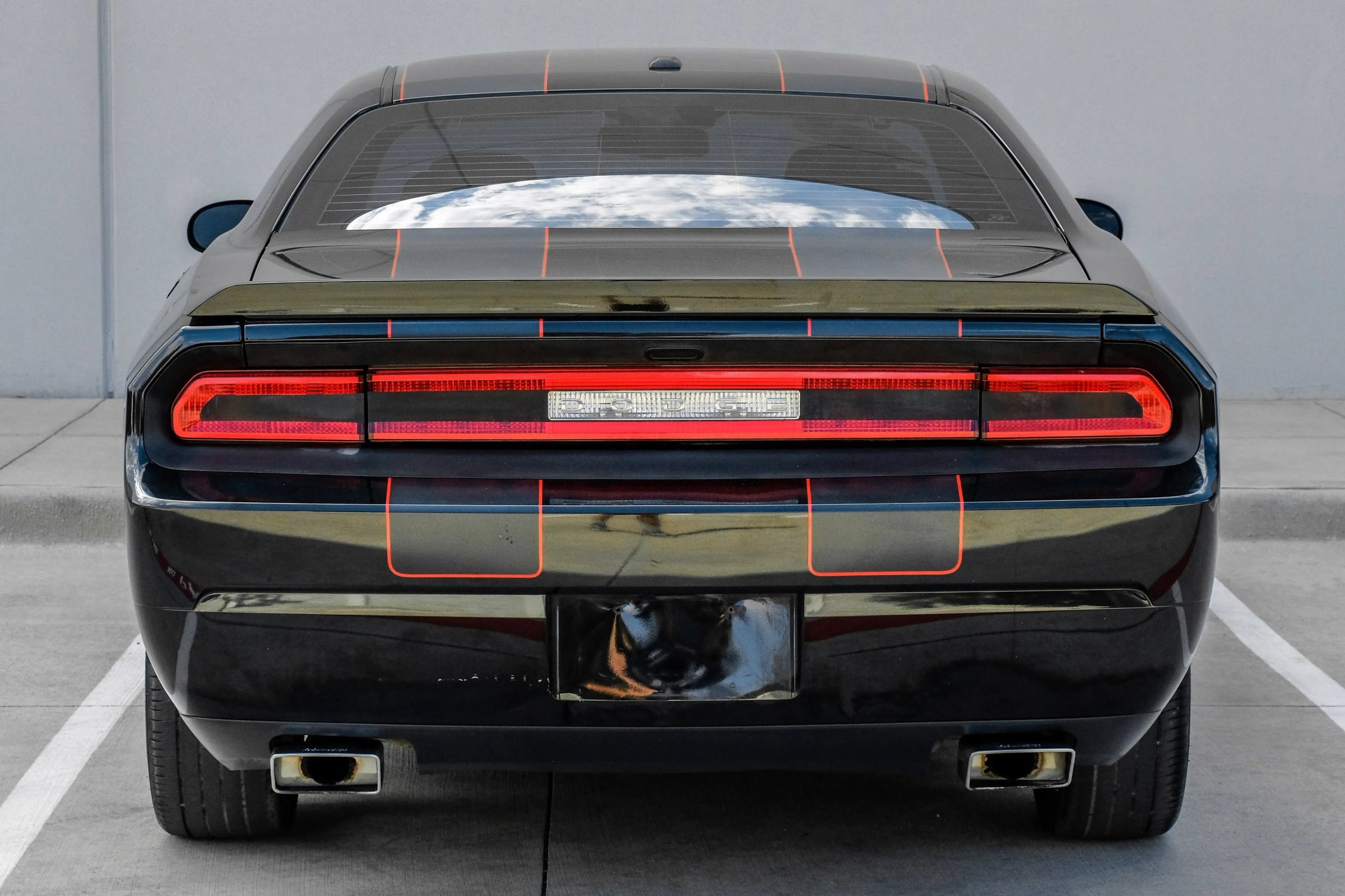 Used 2013 Dodge Challenger R/T w/ Blacktop Pkg RWD image 15
