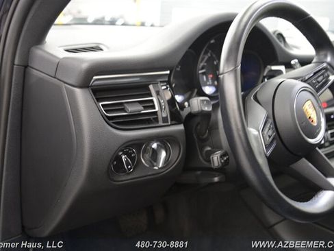 Used 2023 Porsche Macan image 27