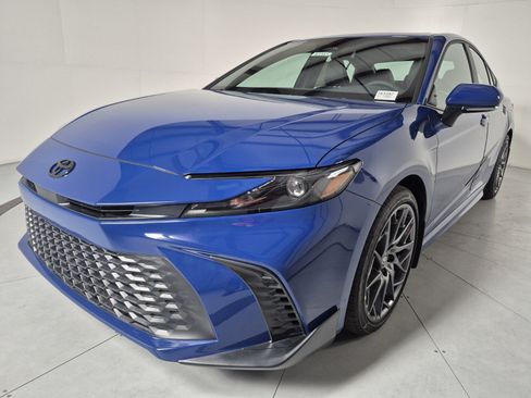New 2026 Toyota Camry Hybrid FWD image 1