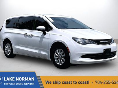 Used 2017 Chrysler Pacifica Touring w/ Tire & Wheel Group