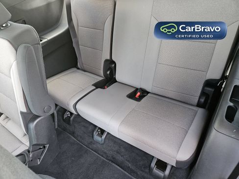 Certified 2026 Chevrolet Traverse LT w/ Driver Confidence Package FWD image 31