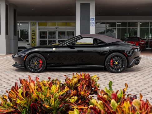 Used 2025 Ferrari Roma Spider image 25
