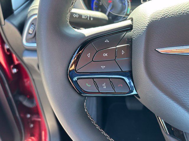 Used 2025 Chrysler Pacifica Limited FWD image 29